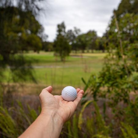 Golf Place Inn Wollongong Primbee Exteriér fotografie